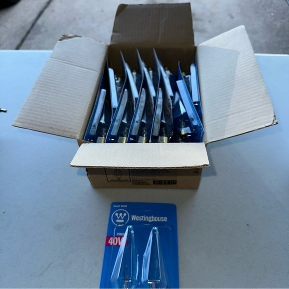 BRAND NEW WESTINGHOUSE 10 CARDS WITH 2-PACK THAT IS 20 BULBS 40 W PRISM CLEAR